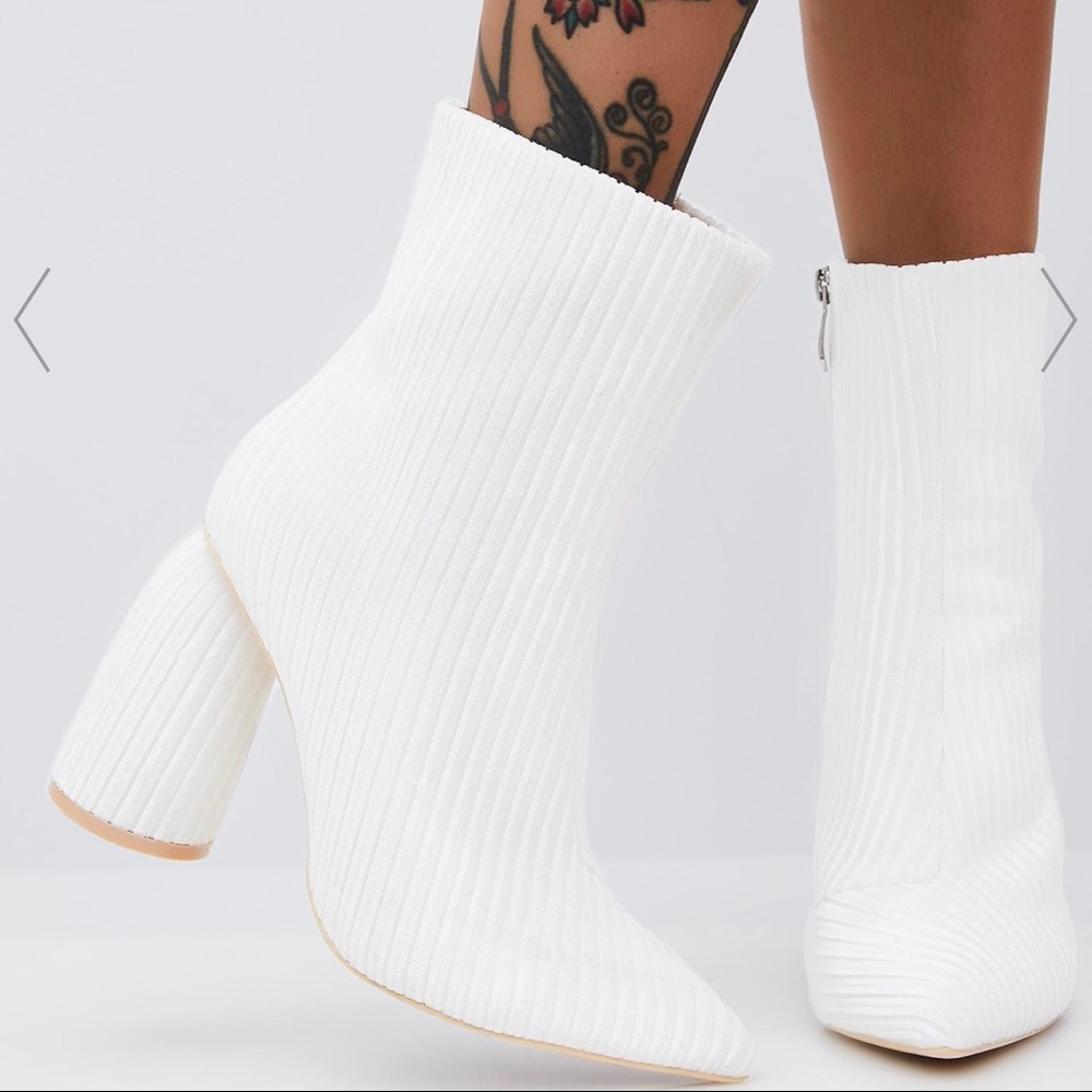 White velvet boot